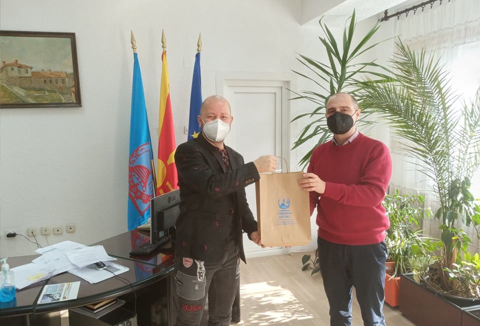 Градоначалникот Пекевски оствари средба со Дамјан Карпузовски чија донација помогна во полесно справување со предизвиците на КОВИД 19