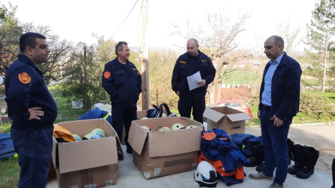 Блгодарност за донацијата од протиивпожарна опрема од Република Словенија за Општина Берово