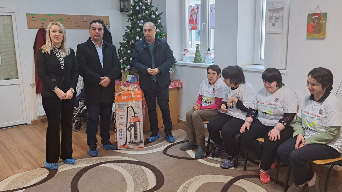Градоначалниците на Берово и Пехчево, во посета на Дневниот центар за лица со телесна или ментална попреченост