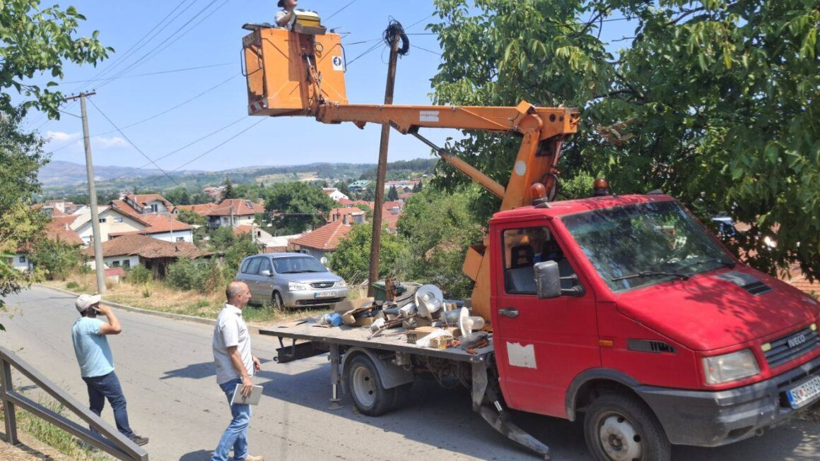 Заменето уличното осветлување, на улиците „23 Август“ и „Бел Камен“ со нови ЛЕД светилки
