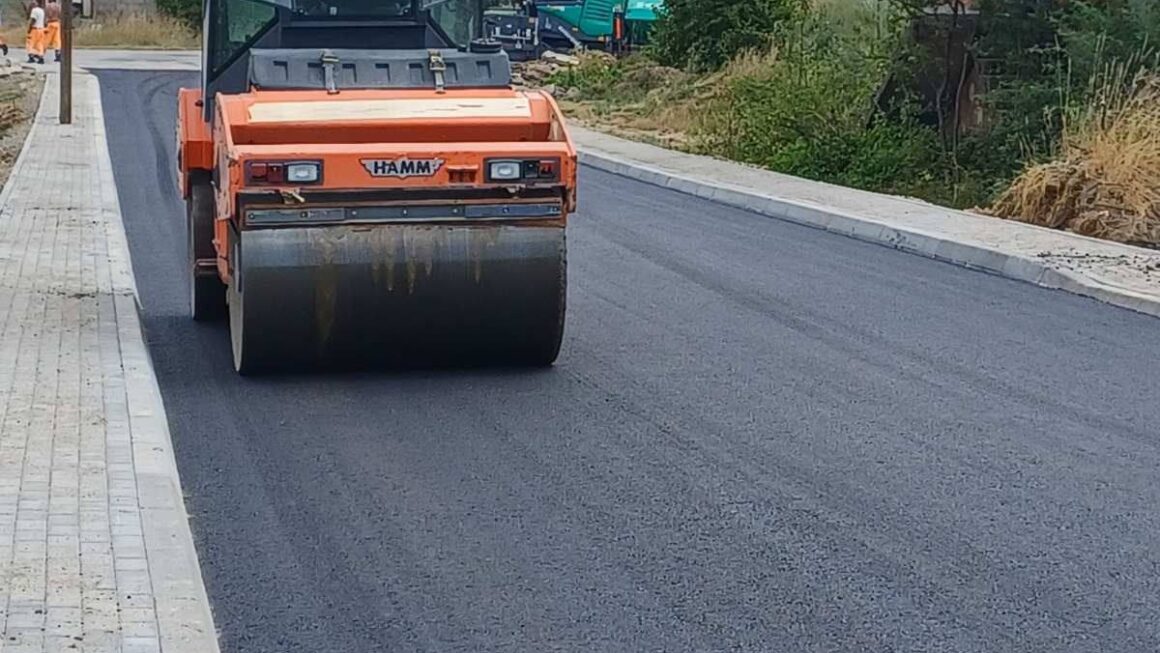 Започна асфалтирањето на улица „Индустриска 3“ во Берово