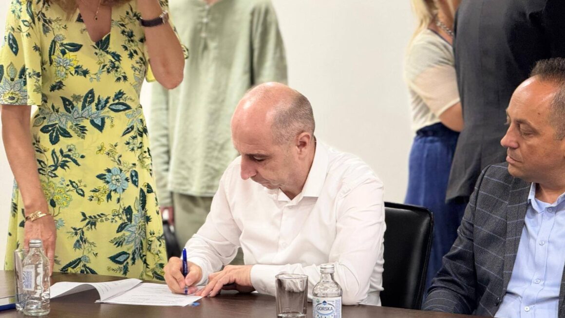 Потпишан договор за унапредување на капацитетите на комуналното претпријатие во Берово