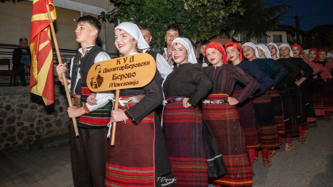 Со свечен почеток, стартуваше ЕТНО ПЛОШТАД ФЕСТИВАЛОТ и Саемот на традиционални производи „Малешевијата на дланка“ во Берово