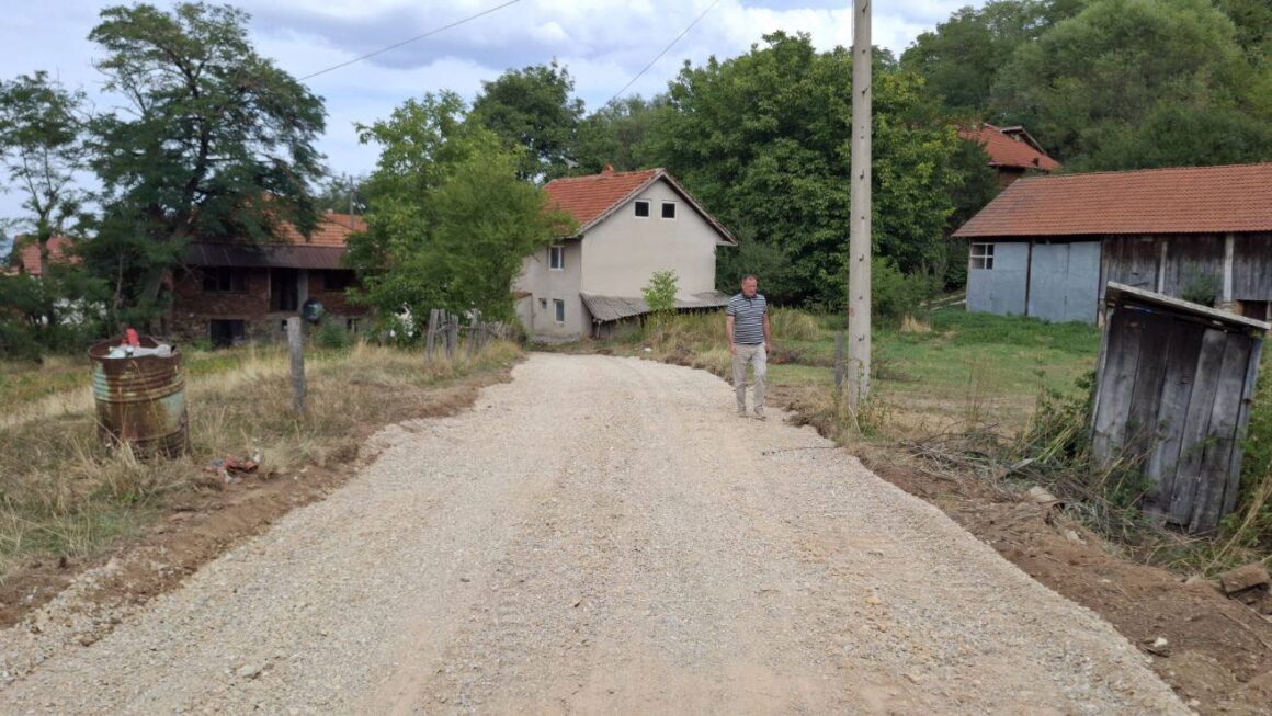 Започна реконструкцијата на улицата „Јане Сандански“ во село Русиново