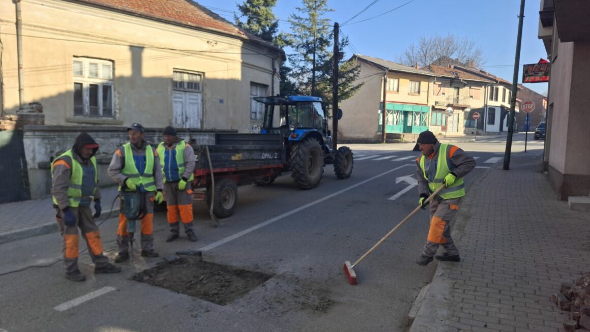 Општина Берово започна со активности за крпење на ударни дупки