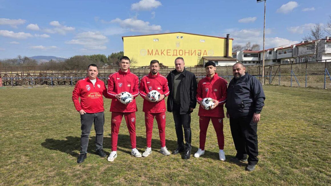 Ресторан „Мис Стон“ донираше фудбалска опрема за сениорската екипа на ФК Малеш