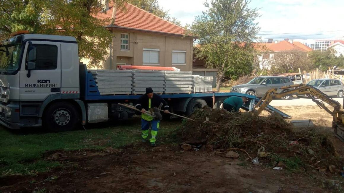 ЗАПОЧНУВА ИЗГРАДБАТА НА КОЛСКО-ПЕШАЧКА ПАТЕКА СО ПАРТЕРНО УРЕДУВАЊЕ И УРБАНА ОПРЕМА ВО ЦЕНТРАЛНОТО ГРАДСКО ПОДРАЧЈЕ НА БЕРОВО